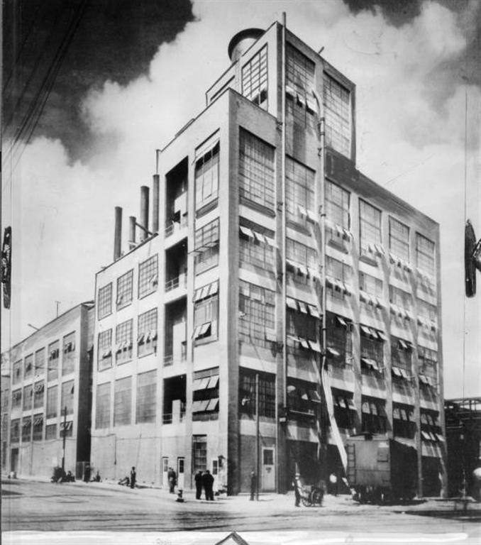 publicker snyder ave new distillery 1934 (Large).jpg